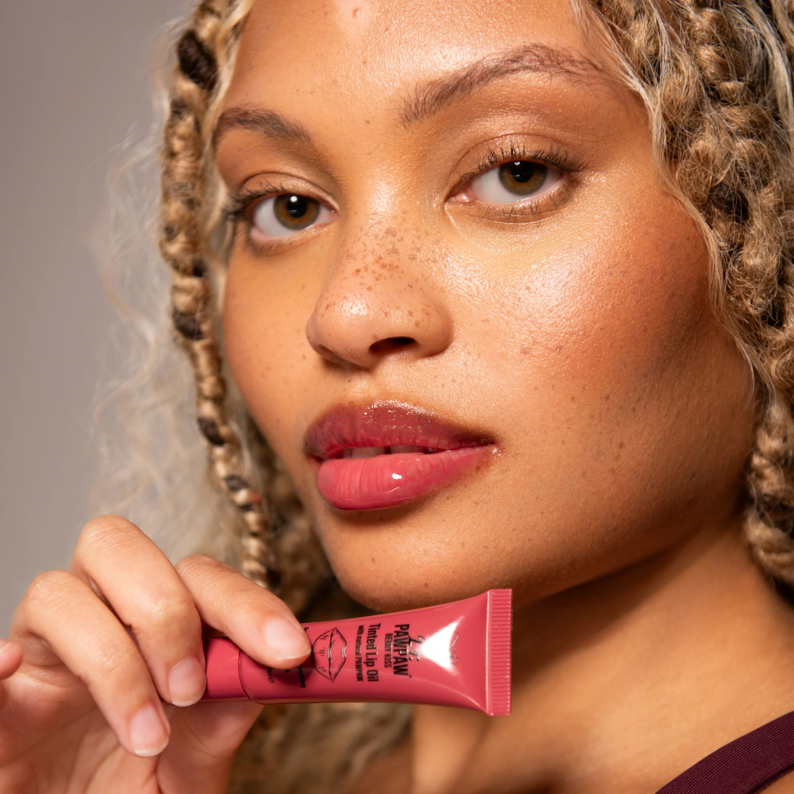 Berry Kiss Tinted Lip Oil - Image 5